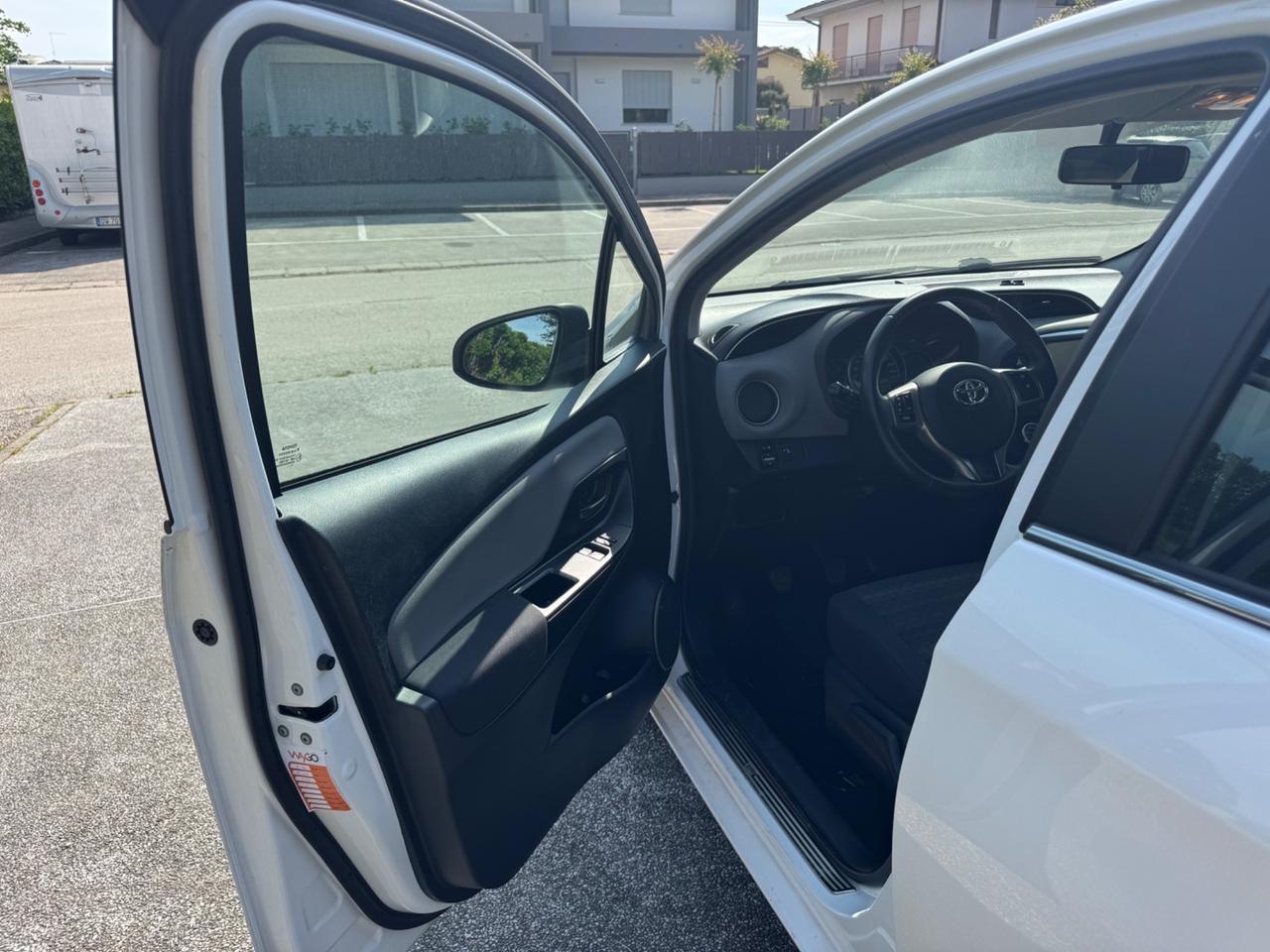 Toyota Yaris 1.0 5 porte Lounge