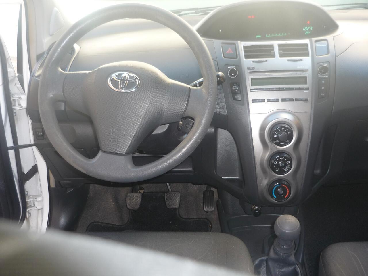 Toyota Yaris 1.0 5 porte Now