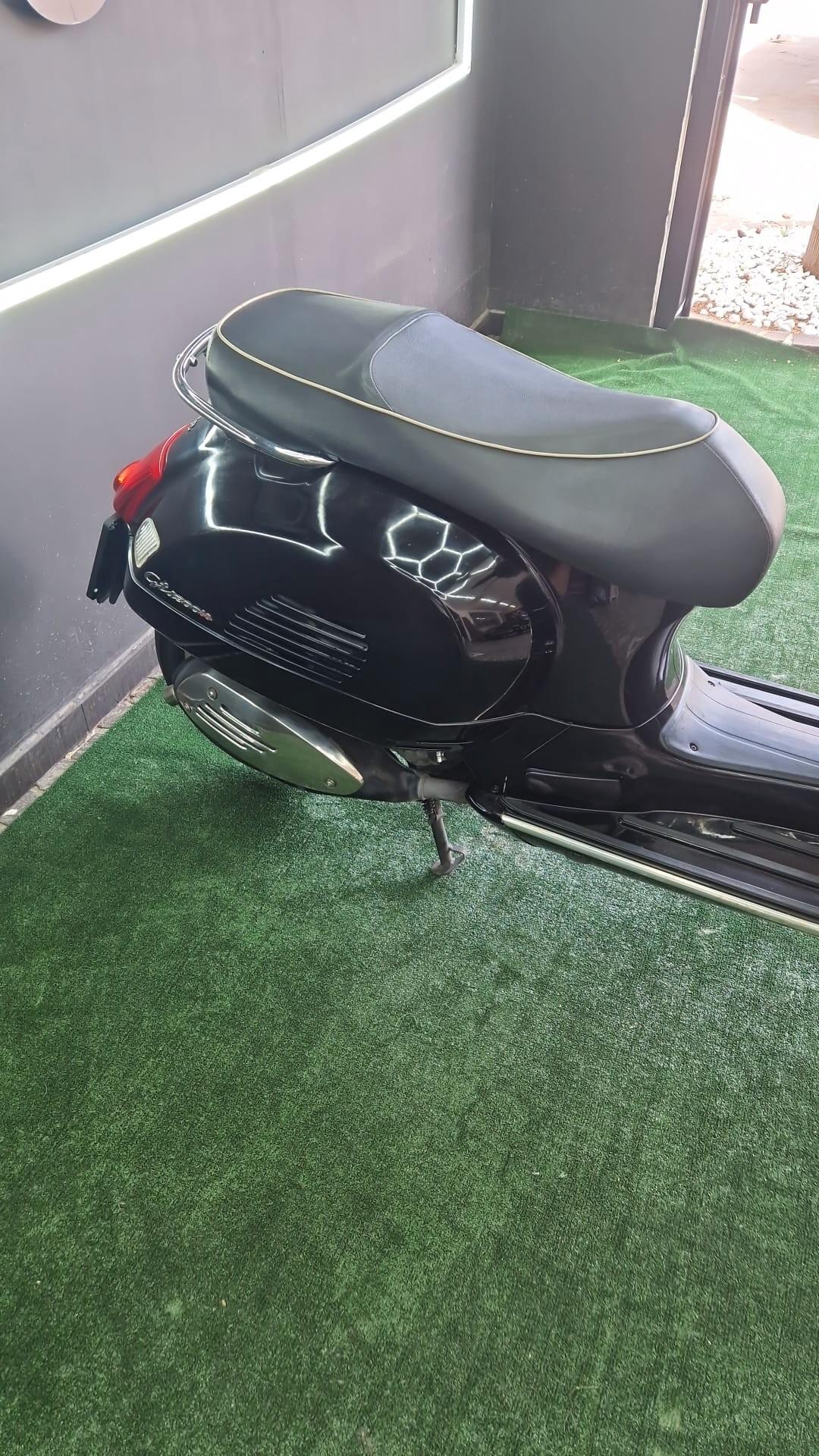 Piaggio Vespa 300 GTS