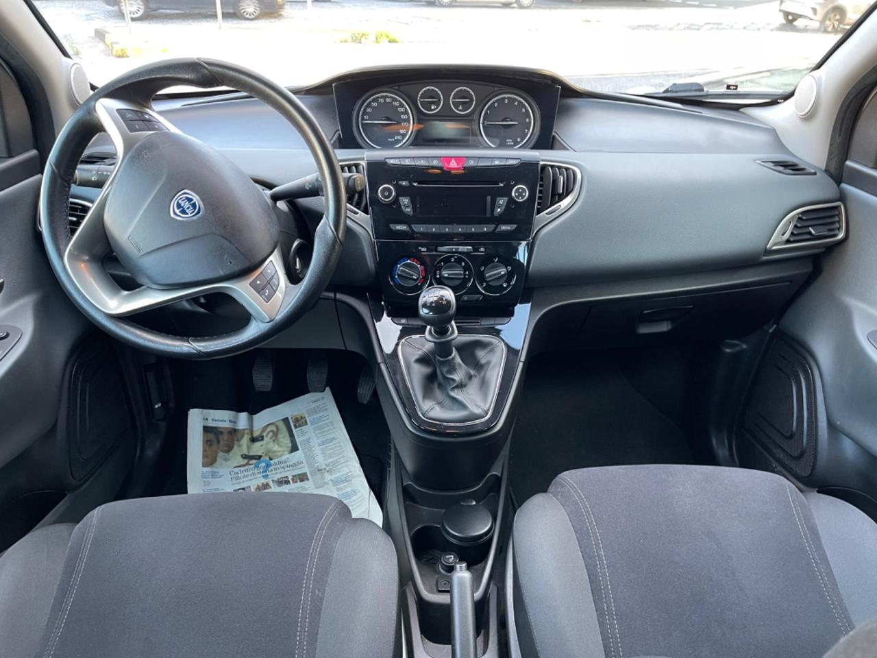 Lancia Ypsilon 1.2 69 CV 5 porte Gold