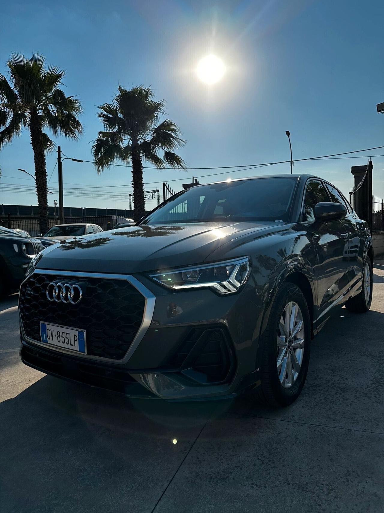 Audi Q3 SPB 40 TFSI quattro S tronic Identity Black