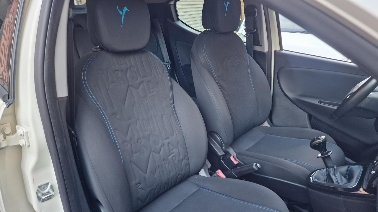 Lancia Ypsilon 1.2 69 CV 5 porte Gold
