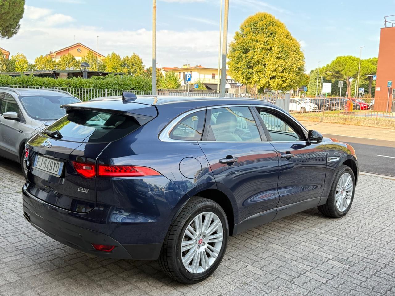 Jaguar F-Pace TURBO NUOVO 4x4 2.0 D 180 CV aut. Portfolio
