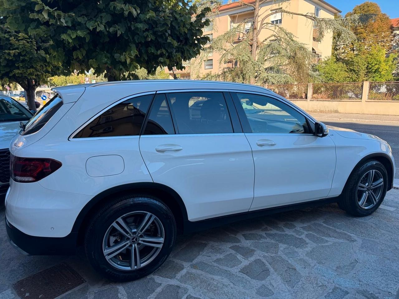 MERCEDES GLC 200 d 4MATIC SPORT