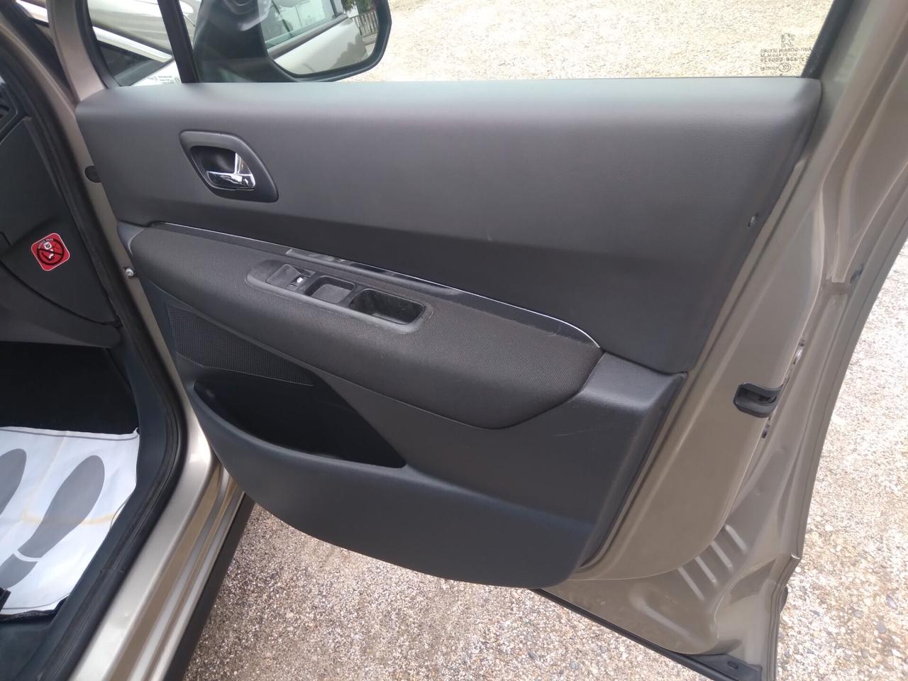 Peugeot 3008 1.6 VTi 120CV Premium benzina-gpl x neopatentati