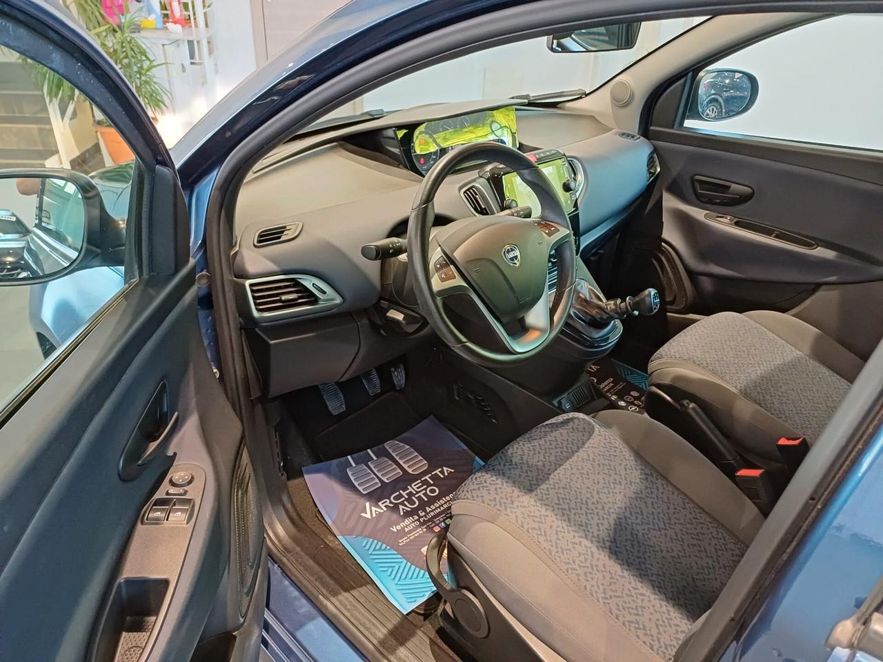 Lancia Ypsilon 1.0 FireFly 5 porte S&S Hybrid Gold