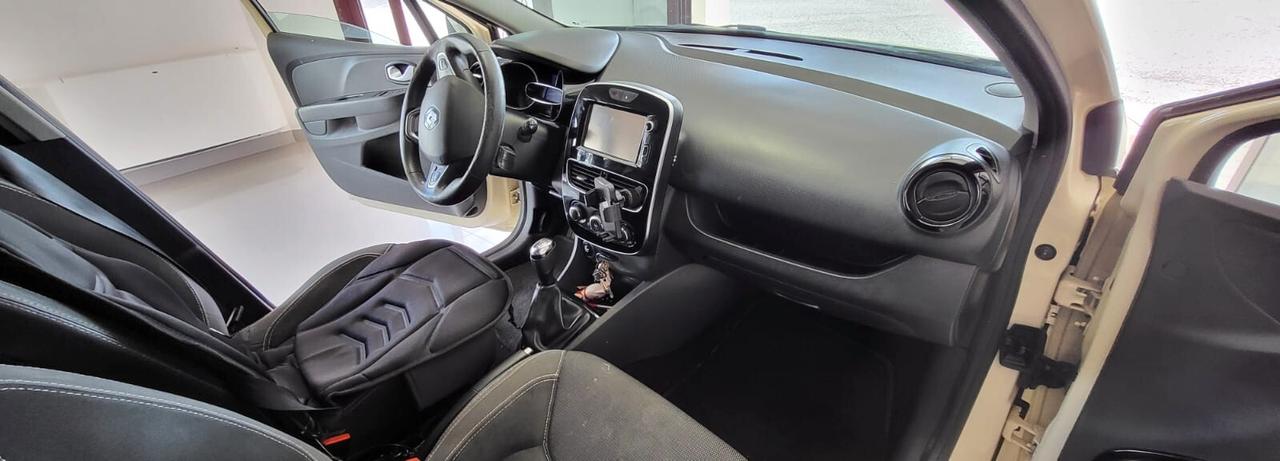Renault Clio Sporter dCi 8V 75CV Start&Stop Energy Zen-Garanzia 12 mesi estendibile fino a 24 mesi-possibilità di finanziamento.