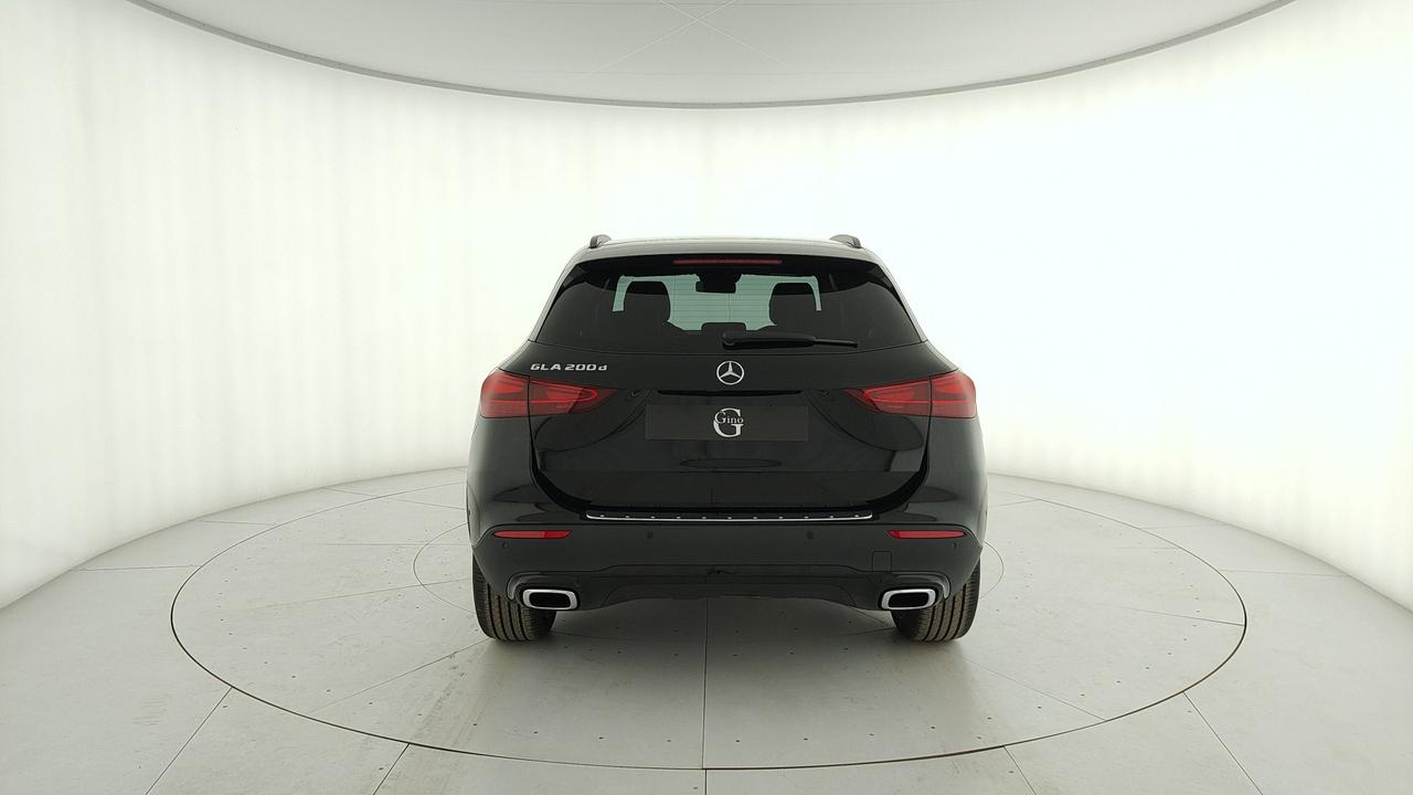 Mercedes-Benz GLA 200 d automatic