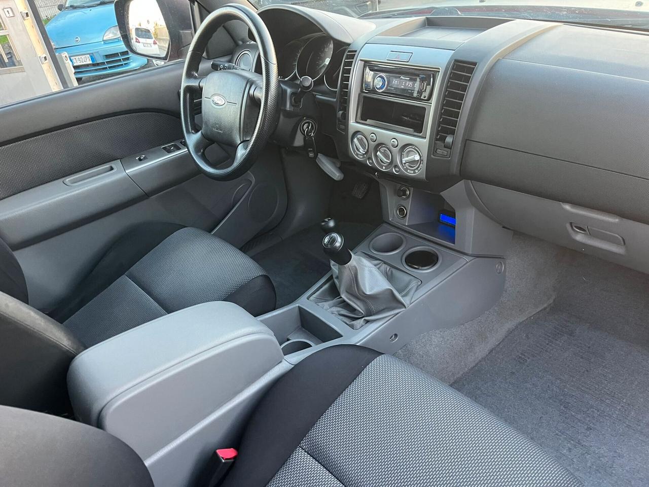 Ford Ranger 2.5 TDCi (143CV) Super Cab Chassis XL