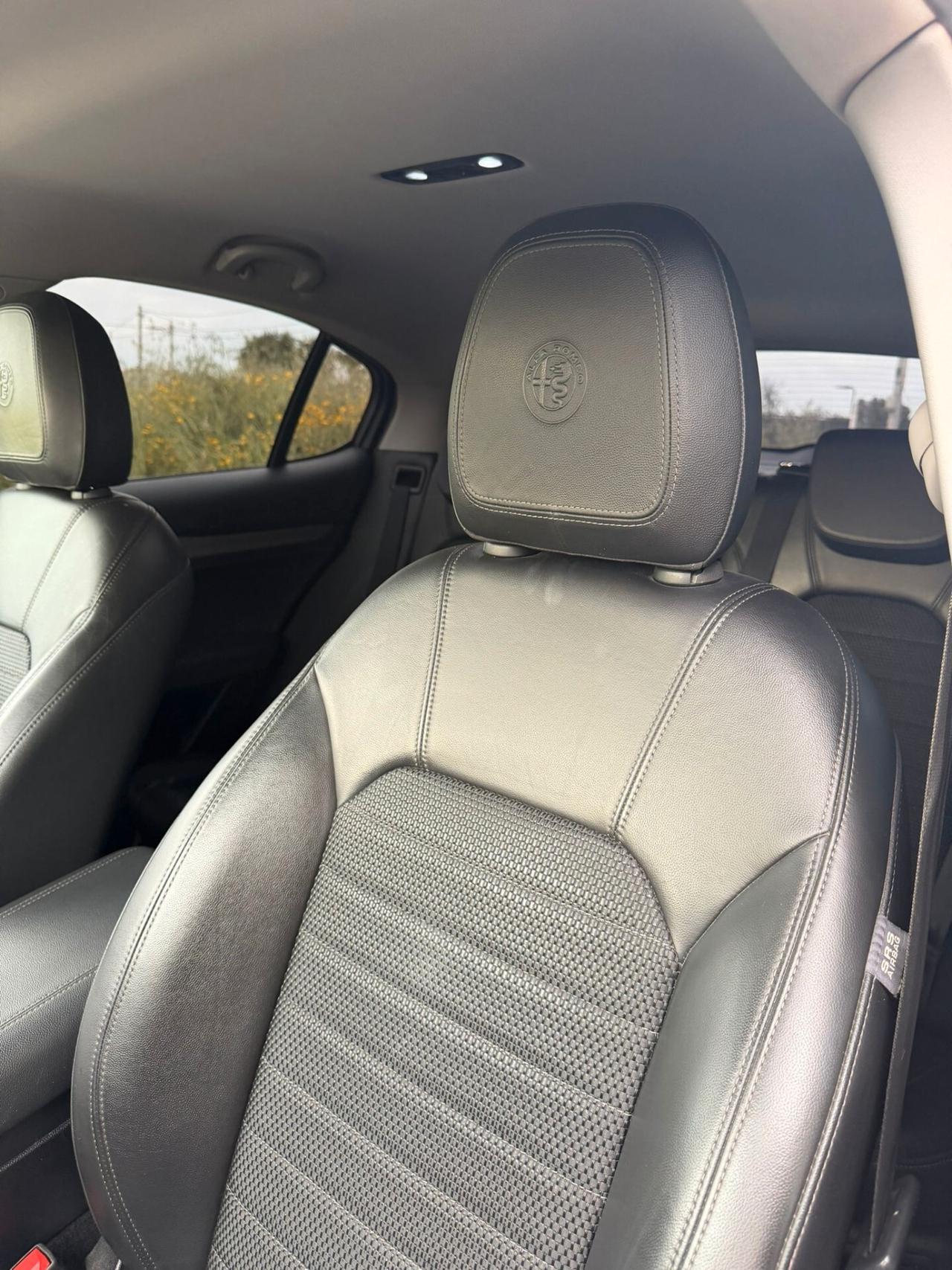Alfa Romeo Stelvio 2.2 Turbodiesel 180 CV AT8 RWD Executive