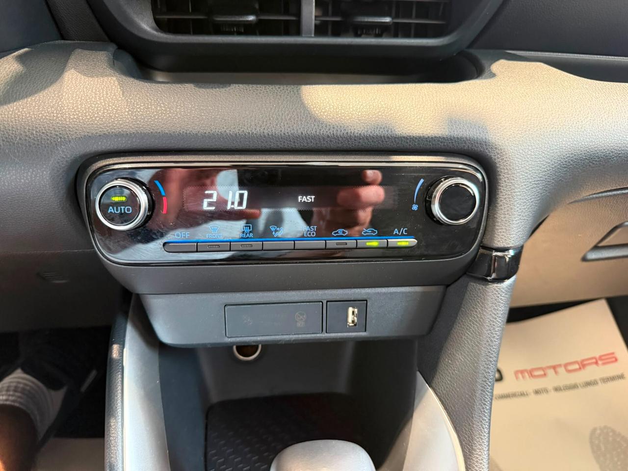 Toyota Yaris 1.5 Hybrid 5 porte Business
