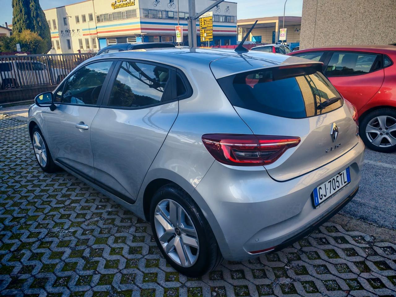 Renault Clio Full Hybrid E-Tech 140 CV 5 porte Intens C/A