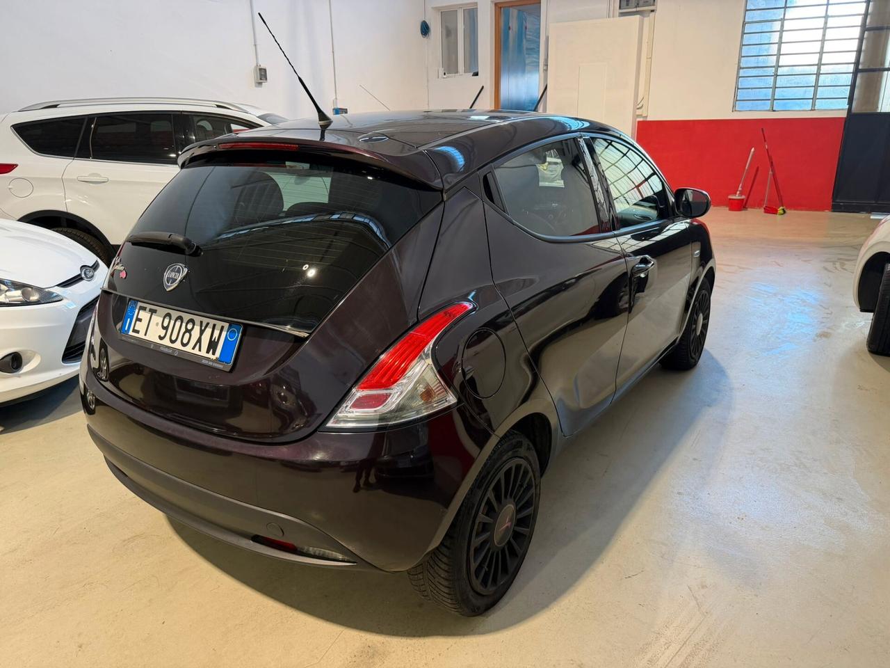 Lancia Ypsilon 1.2 69 CV 5 porte S&S Gold