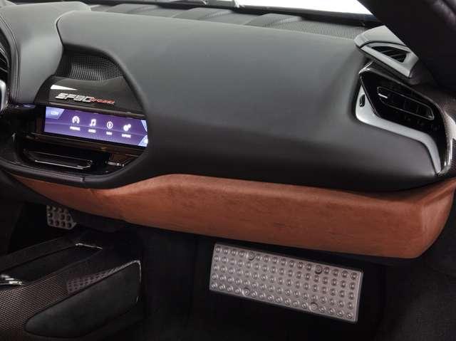 Ferrari SF90 Spider Assetto Fiorano - Personalizzazione Atelier