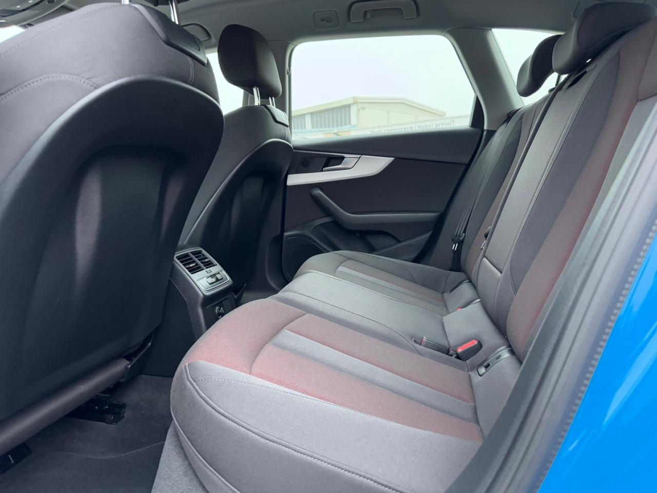 AUDI A4 Avant Quattro S-LINE - Virtual Led 18