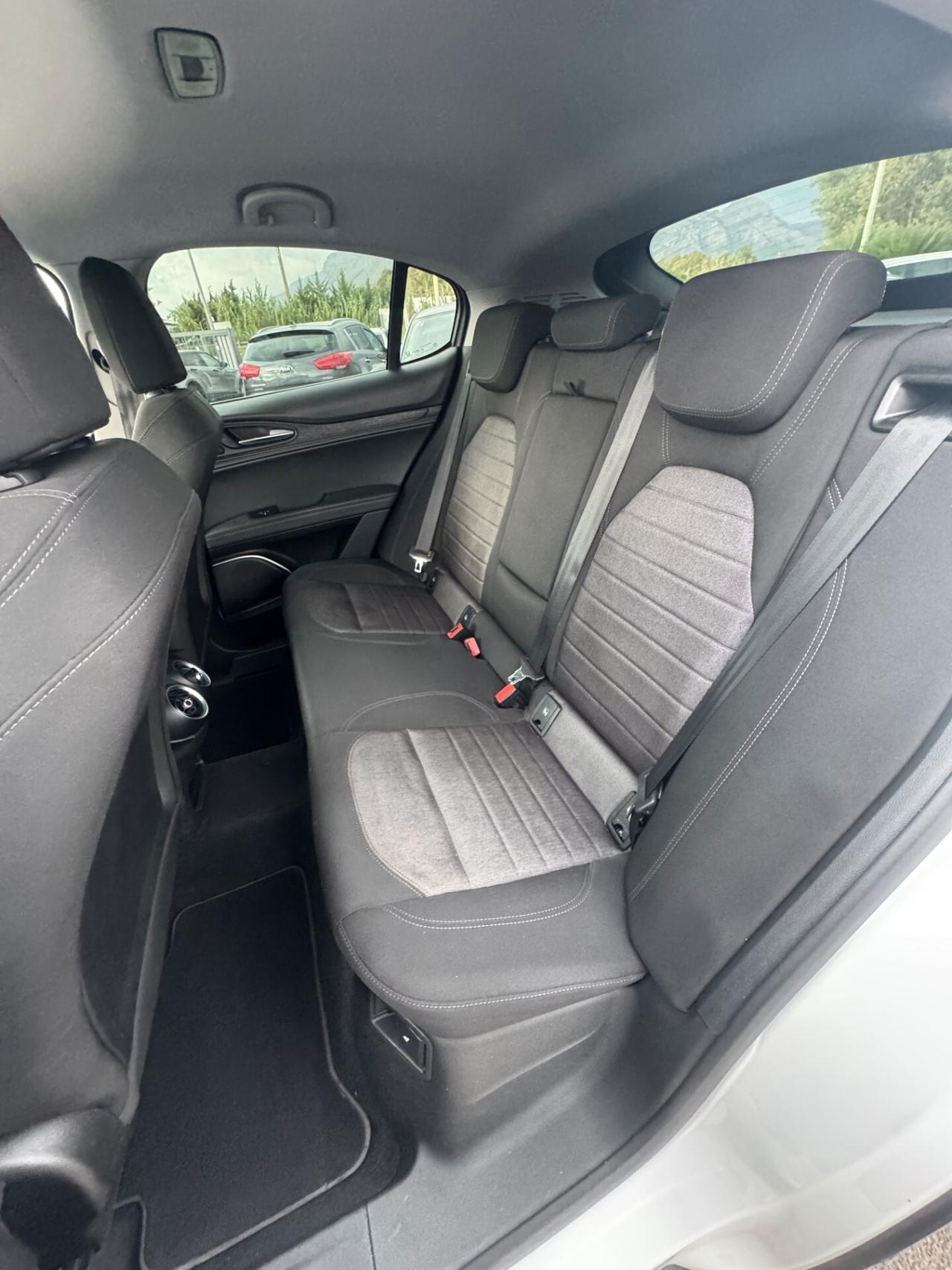 Alfa Romeo Stelvio 2.2 Turbodiesel 210 CV AT8 Q4 Business