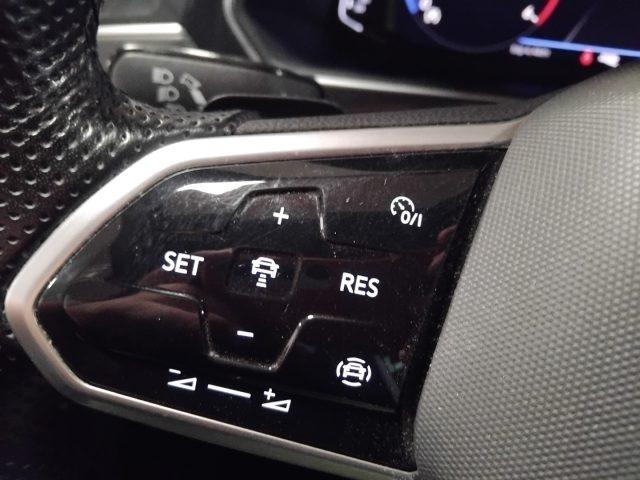 VOLKSWAGEN Tiguan 2.0 TDI 150 CV DSG R-Line 19"