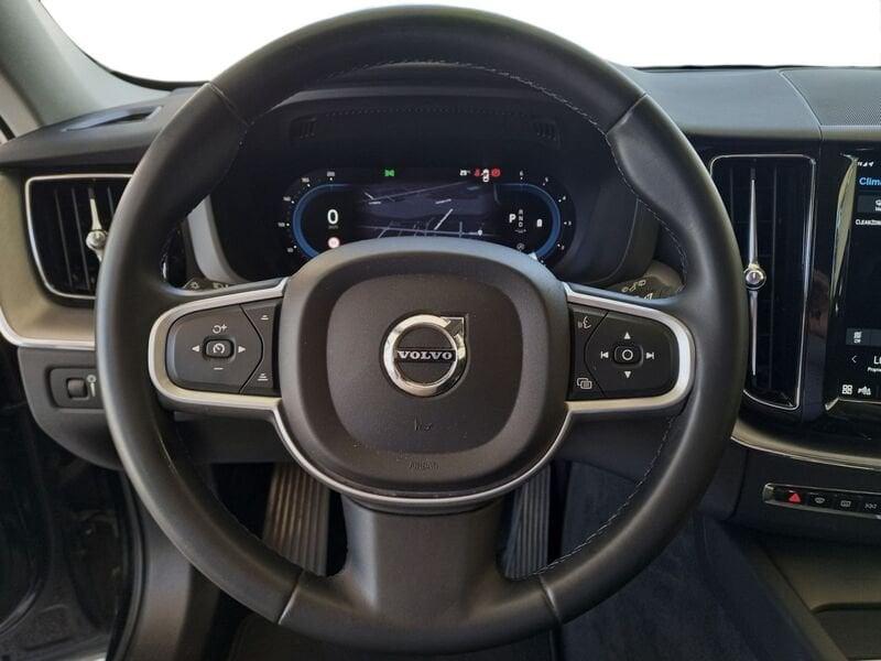 Volvo XC60 B4 197+14 CV Mild Hybrid Diesel Automatica NAVI LED Momentum Pro