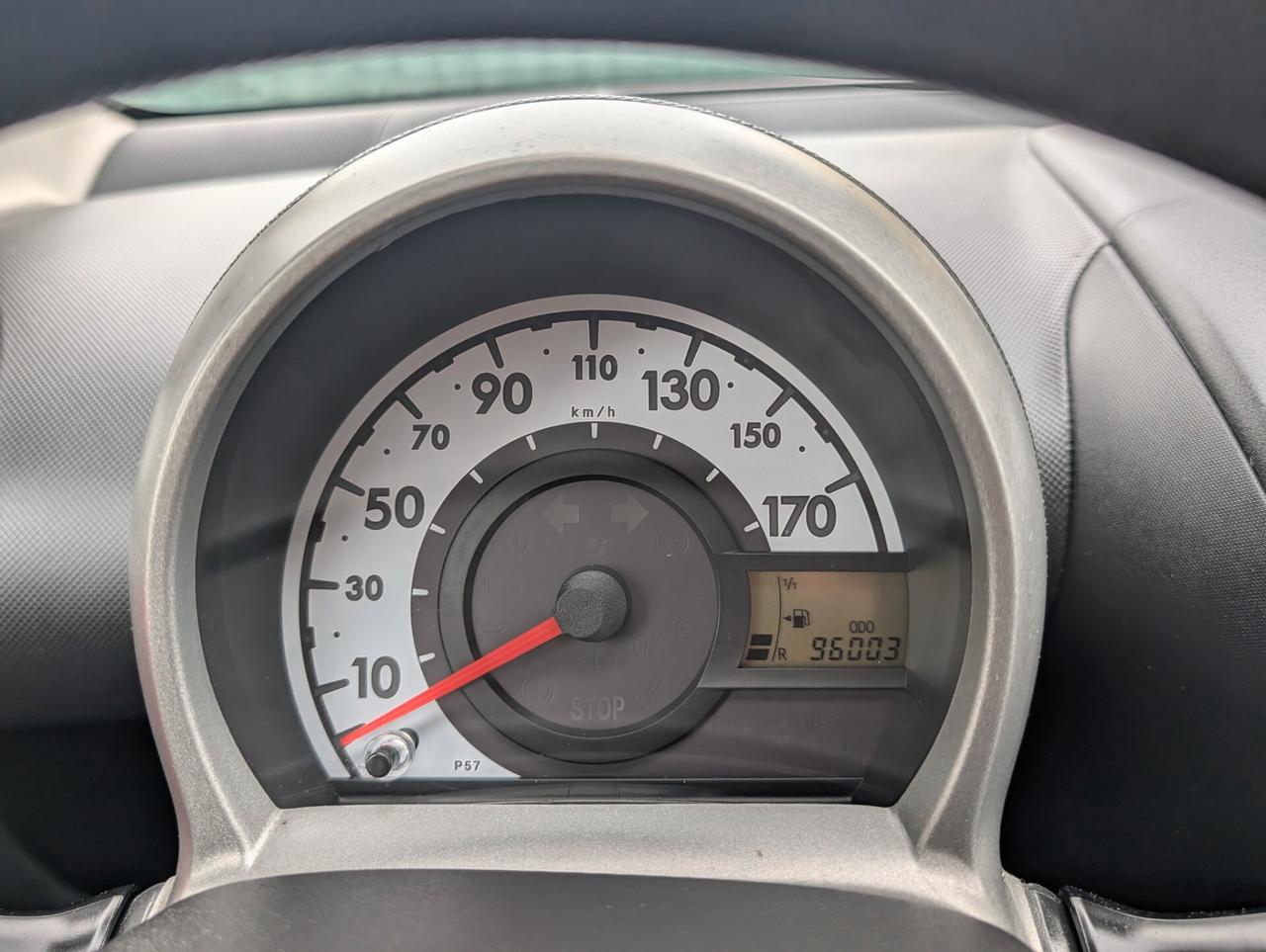 Toyota Aygo 1.0 12V VVT-i 5 porte Lounge UNICO PROPRIETARIO TAGL. CERT.