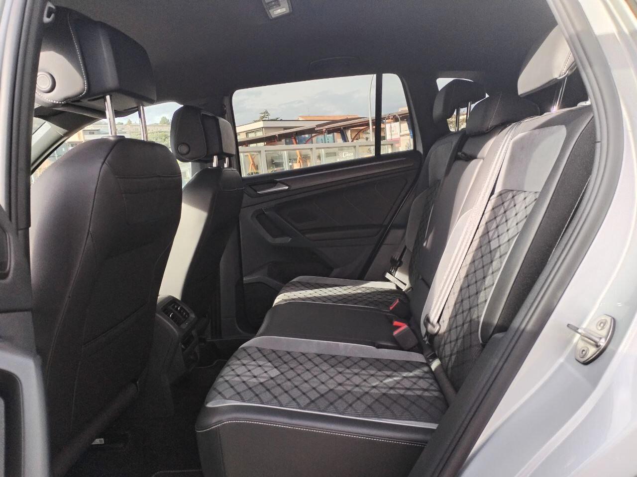 Volkswagen Tiguan 2.0 TDI 150 CV SCR DSG R-Line