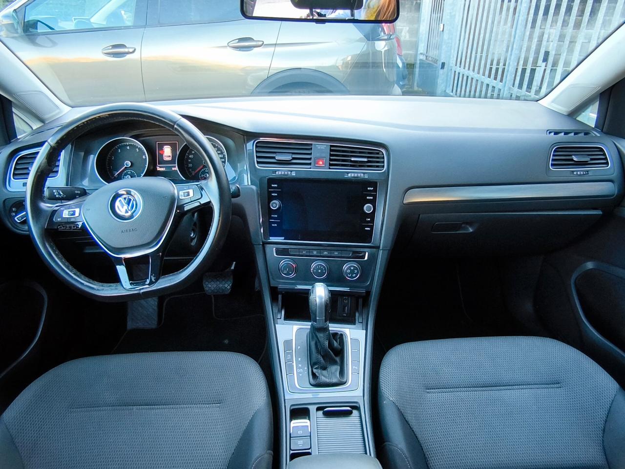 VOLKSWAGEN GOLF VARIANT -2018- DSG- OK NEOPATENTATI