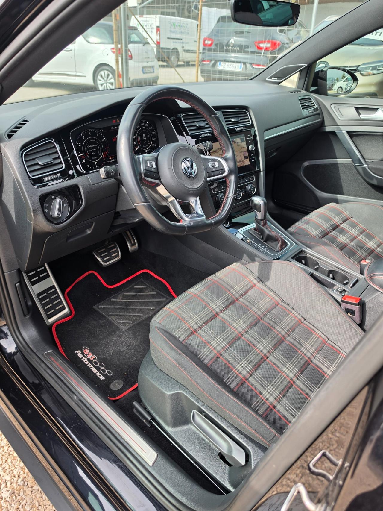 Volkswagen Golf GTI Performance 2.0 245 CV TSI DSG 5p. BMT