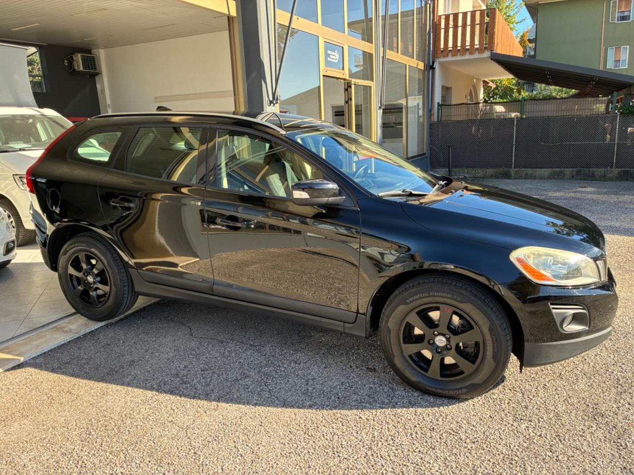 Volvo XC 60 2.4 D 175 cv Momentum