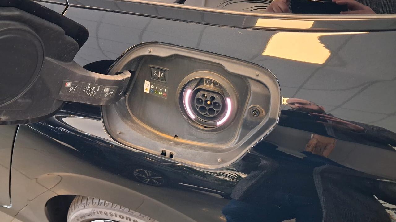 Peugeot 308 Plug-in Hybrid 225 e-EAT8 SW GT