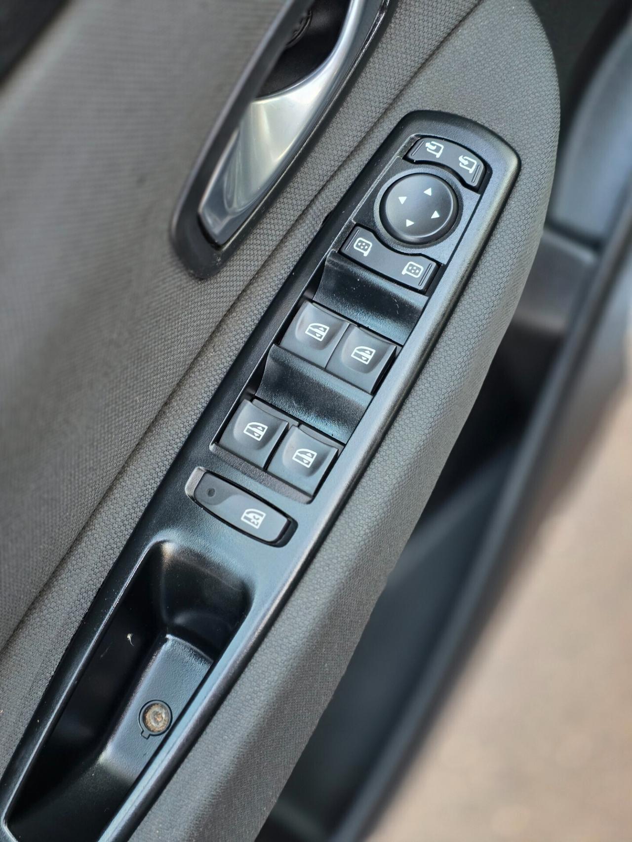 Renault Grand Scénic X-Mod 1.5 dCi 7 posti