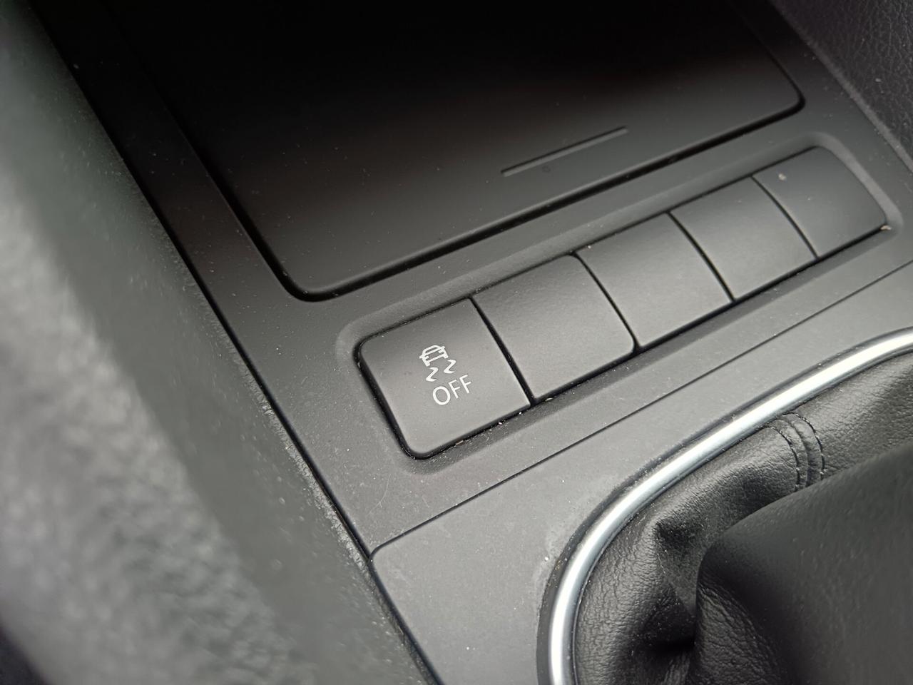 Volkswagen Golf 1.6 TDI 105CV NEOPATENTATI