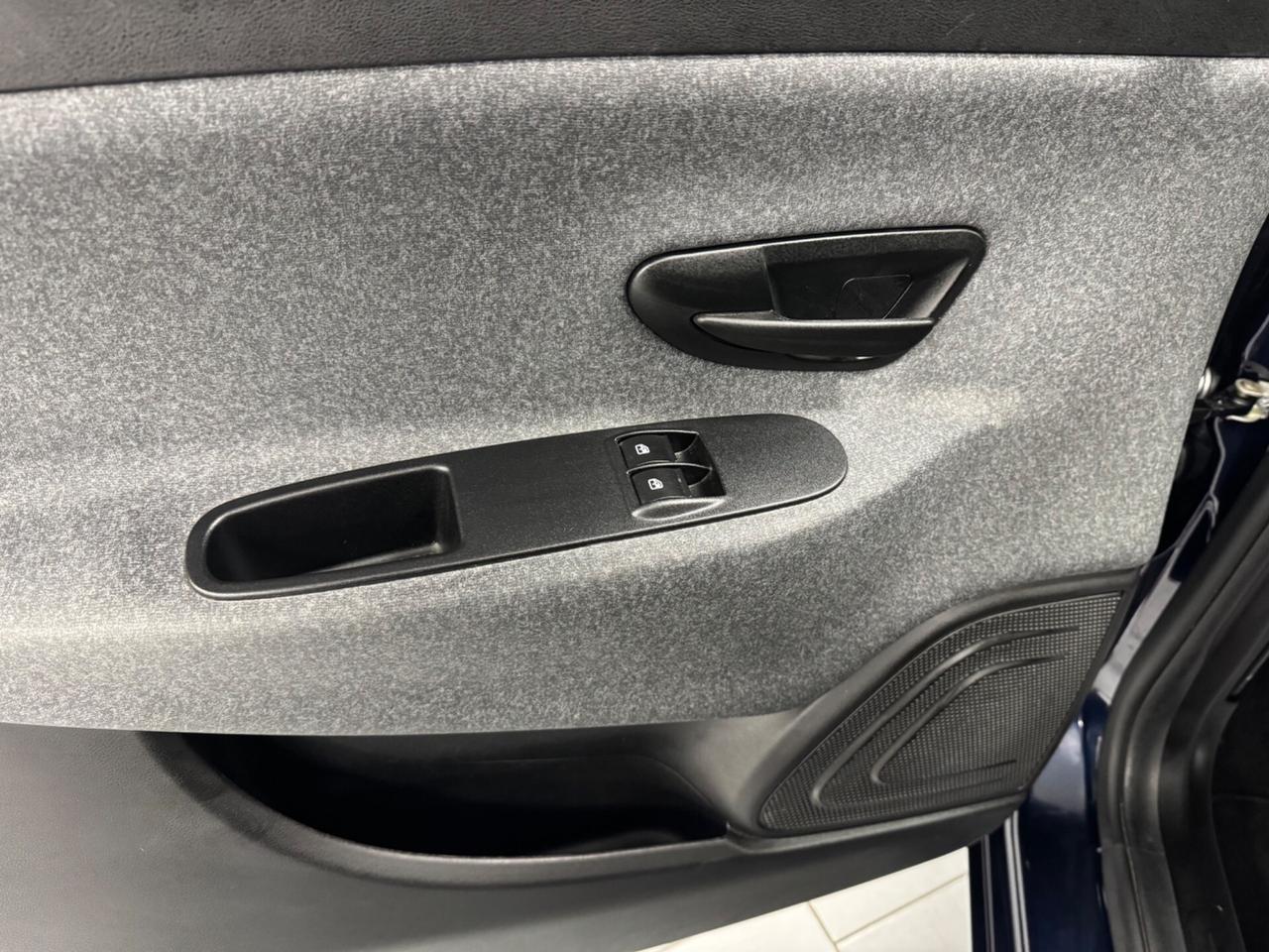 Lancia Ypsilon 1.0 FireFly 5 porte S&S Hybrid Ecoc