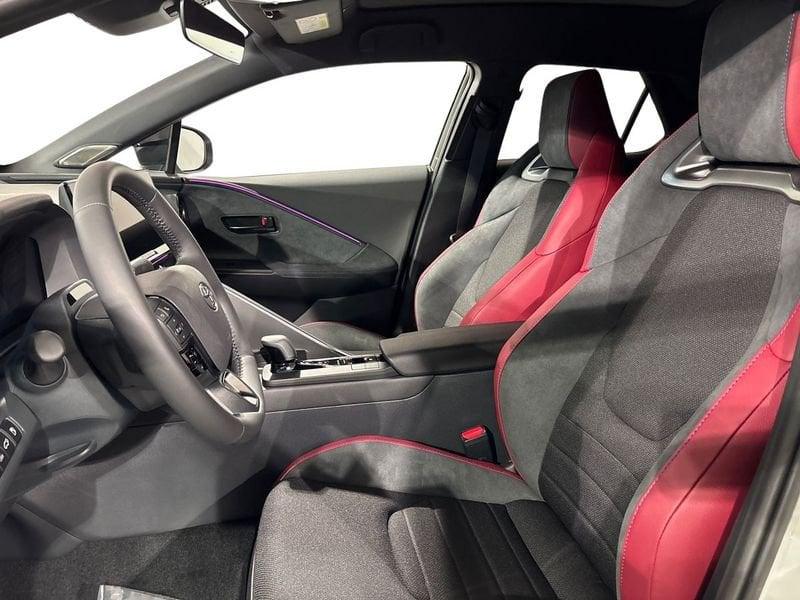 Toyota C-HR 2.0 PHEV Lounge Hero