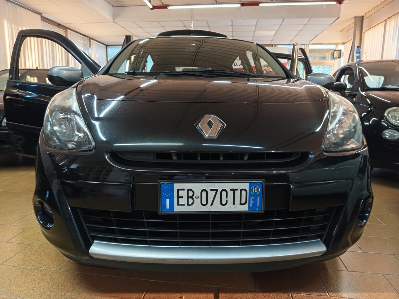 Renault Clio 1.2 16V 5 porte Luxe, 144 Mila chilometri ok neopatentati
