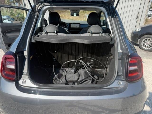 Fiat 500 500e Berlina 42 kWh Passion
