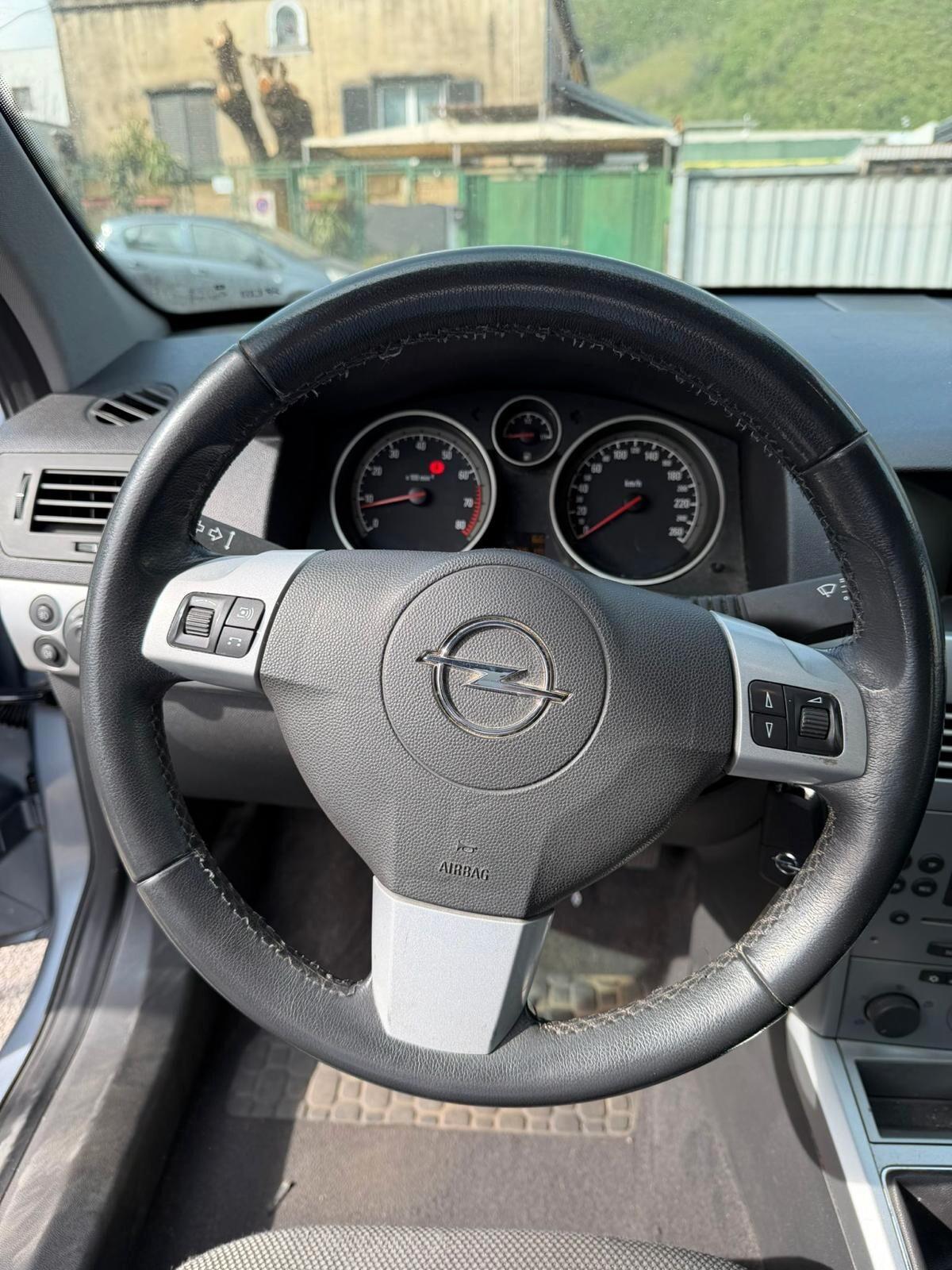 Opel Astra 1.4 Turbo 140CV 5 porte Cosmo