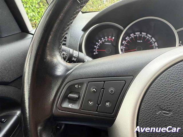 KIA Venga 1.4 cvvt COOL ADATTA A NEOPATENTATI PREZZO REALE