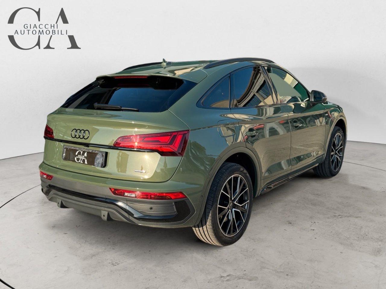 Audi Q5 Sportback SPORTBACK. 40 2.0 tdi mhev 12V Identity Black quattro s-tronic