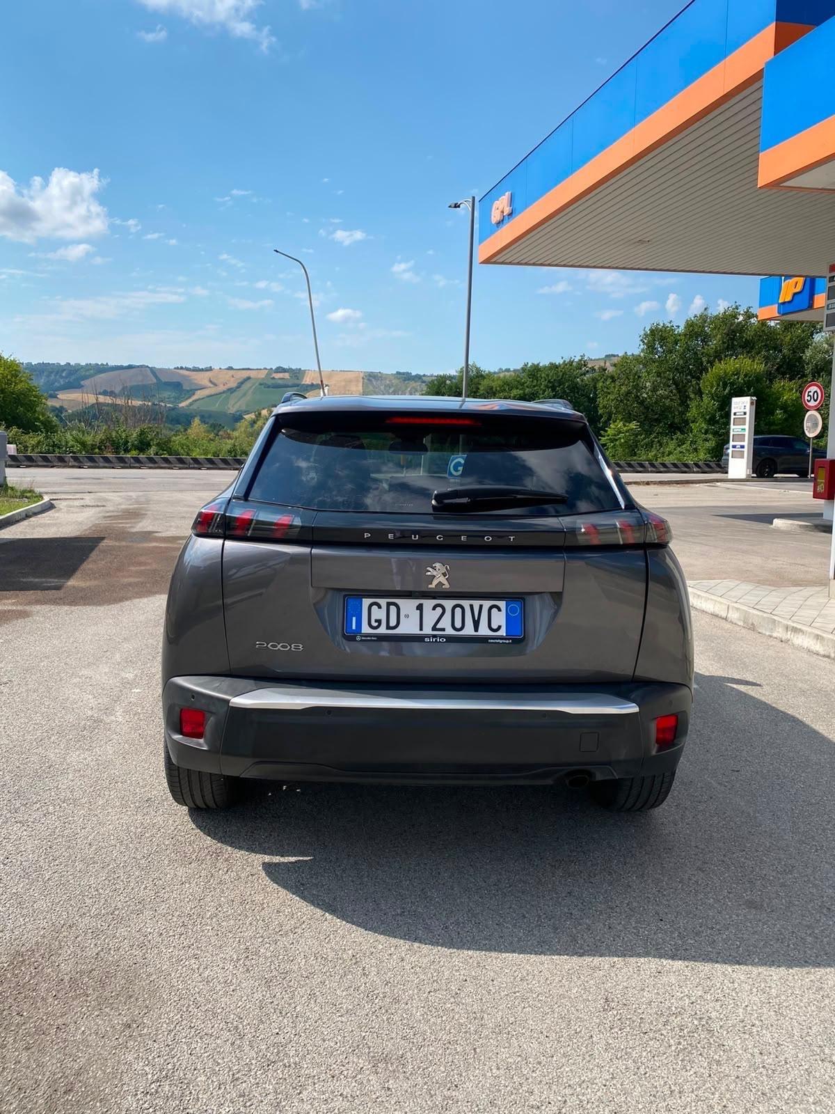 Peugeot 2008 PureTech 100 S&S Allure Navi Pack
