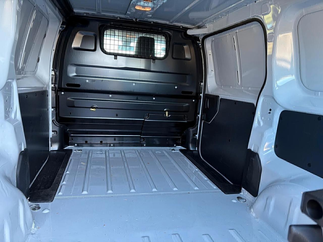 Peugeot Expert 50 kWh PL-TN PREMIUM Standard SPOTICAR
