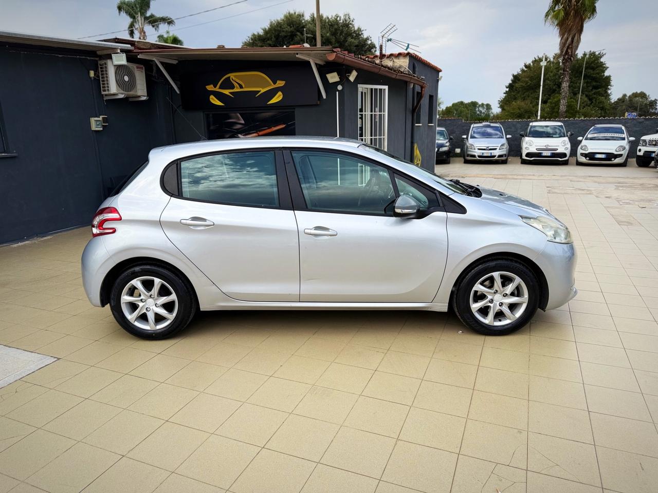 Peugeot 208 PureTech 82 5 porte Access Unico Proprietario Garanzia 12 Mesi