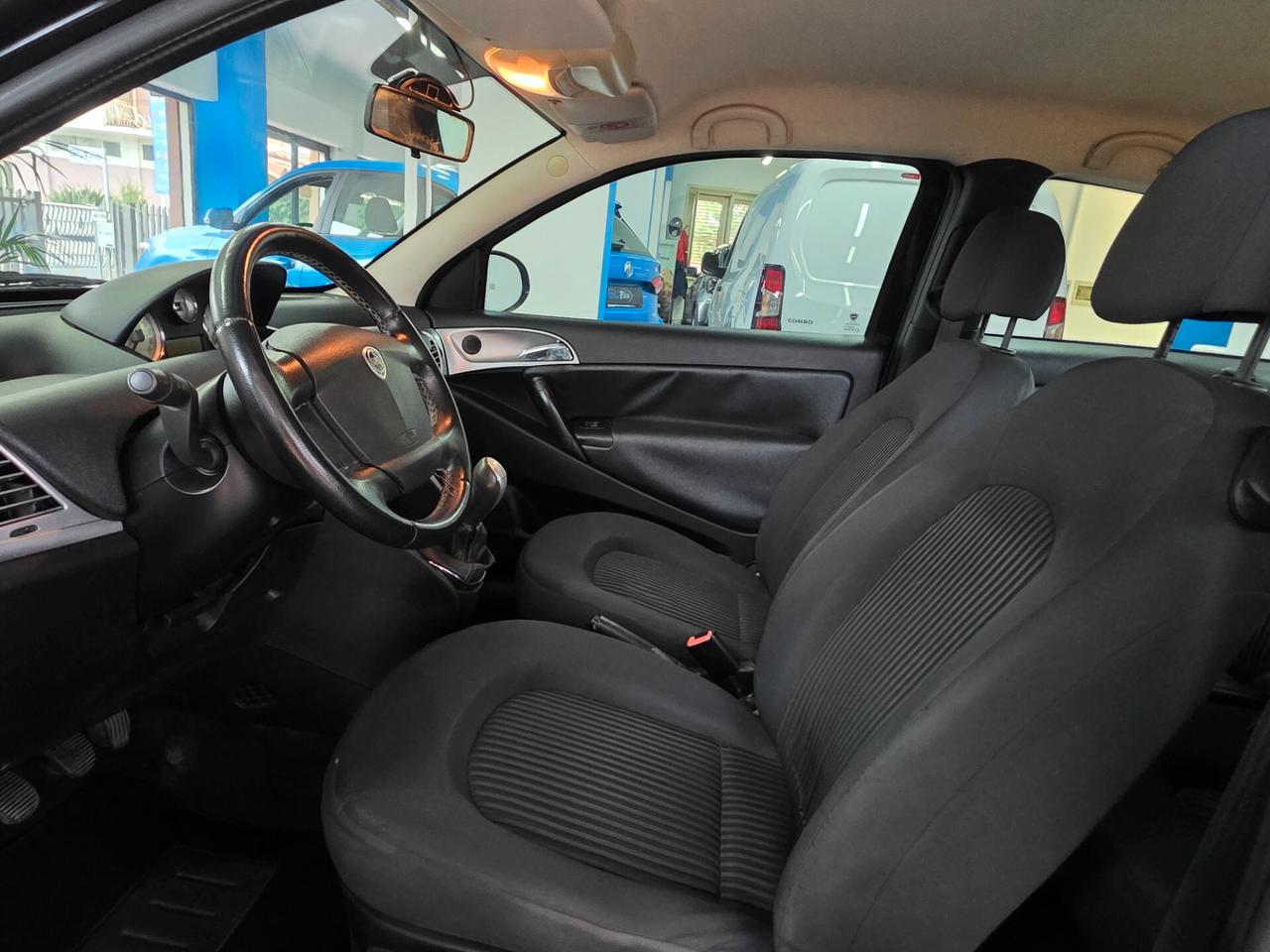 Lancia Ypsilon 1.3mjt 75cv 2011 99000KM UNICOPRIETARIO