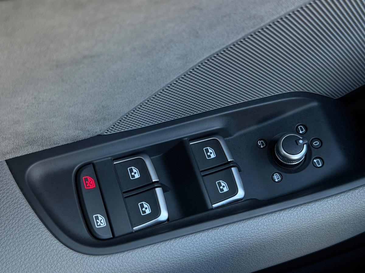 Audi A3 Sportback 35TDI S-line Identity Black 150CV