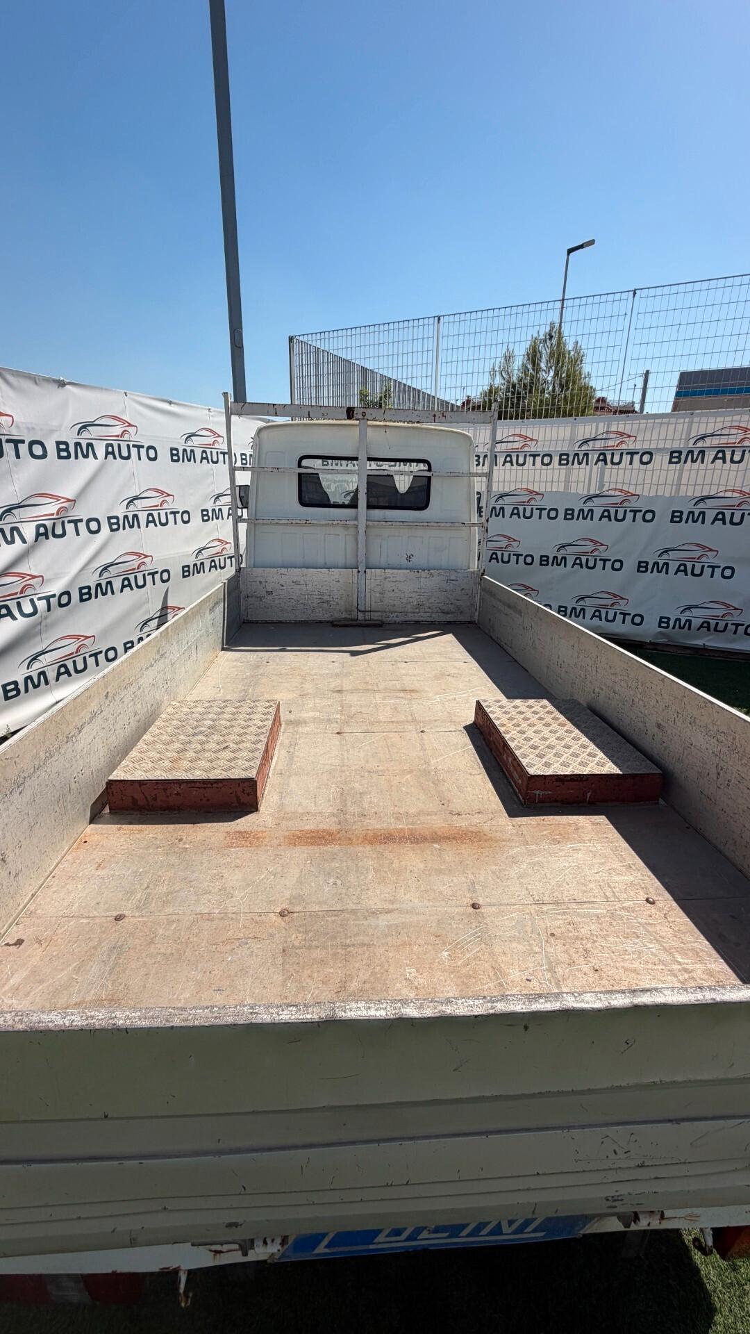 Nissan Trade 3 POSTI CASSONE FISSO 2.8 DIESEL 35Q
