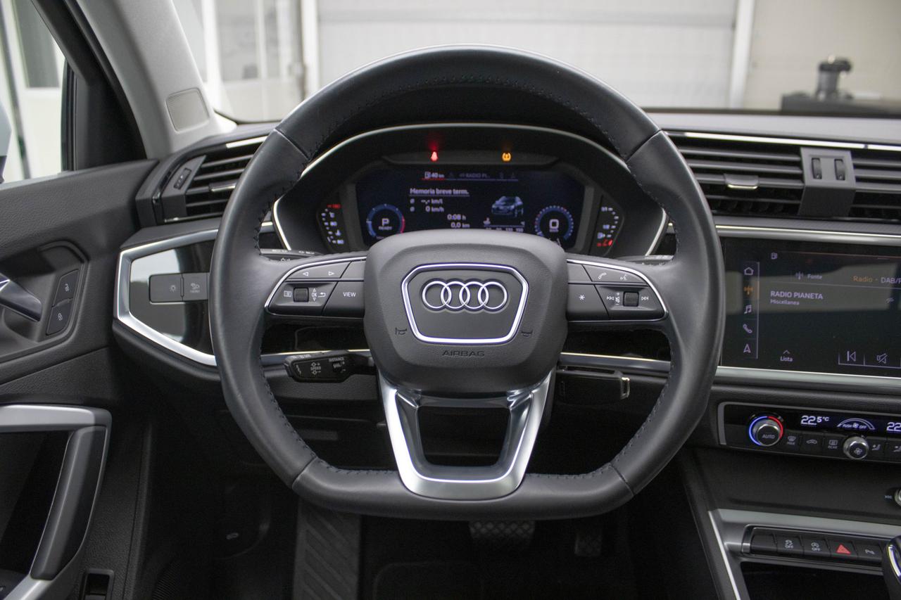 AUDI Q3 35 TDI S TRONIC BUSINESS