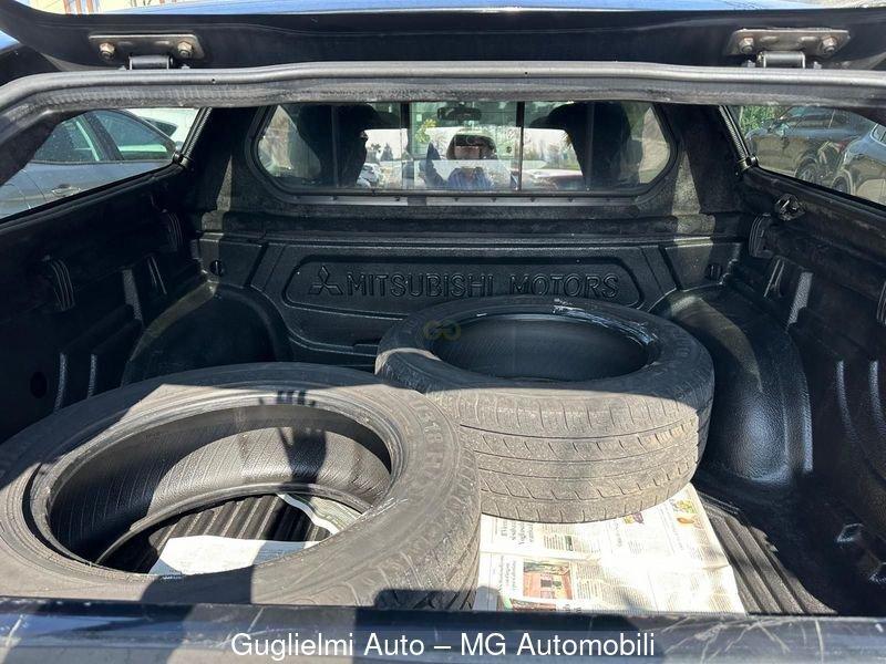 Mitsubishi L200 L200 2.5 DI-D/167CV Double Cab Warrior