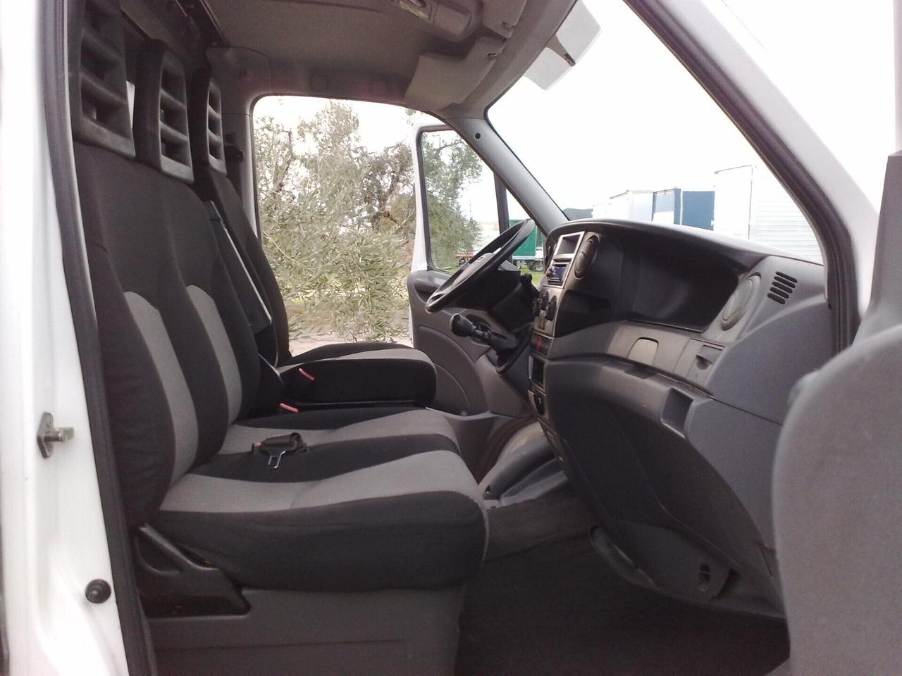 Iveco Daily 35c14 3000cc GRANVOLUME - 2011