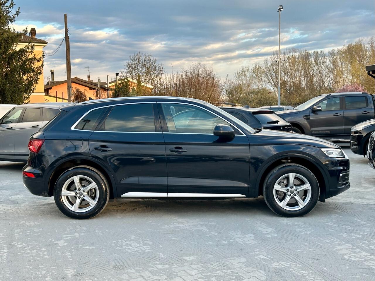 Audi Q5 45 TFSI quattro S tronic Business Sport