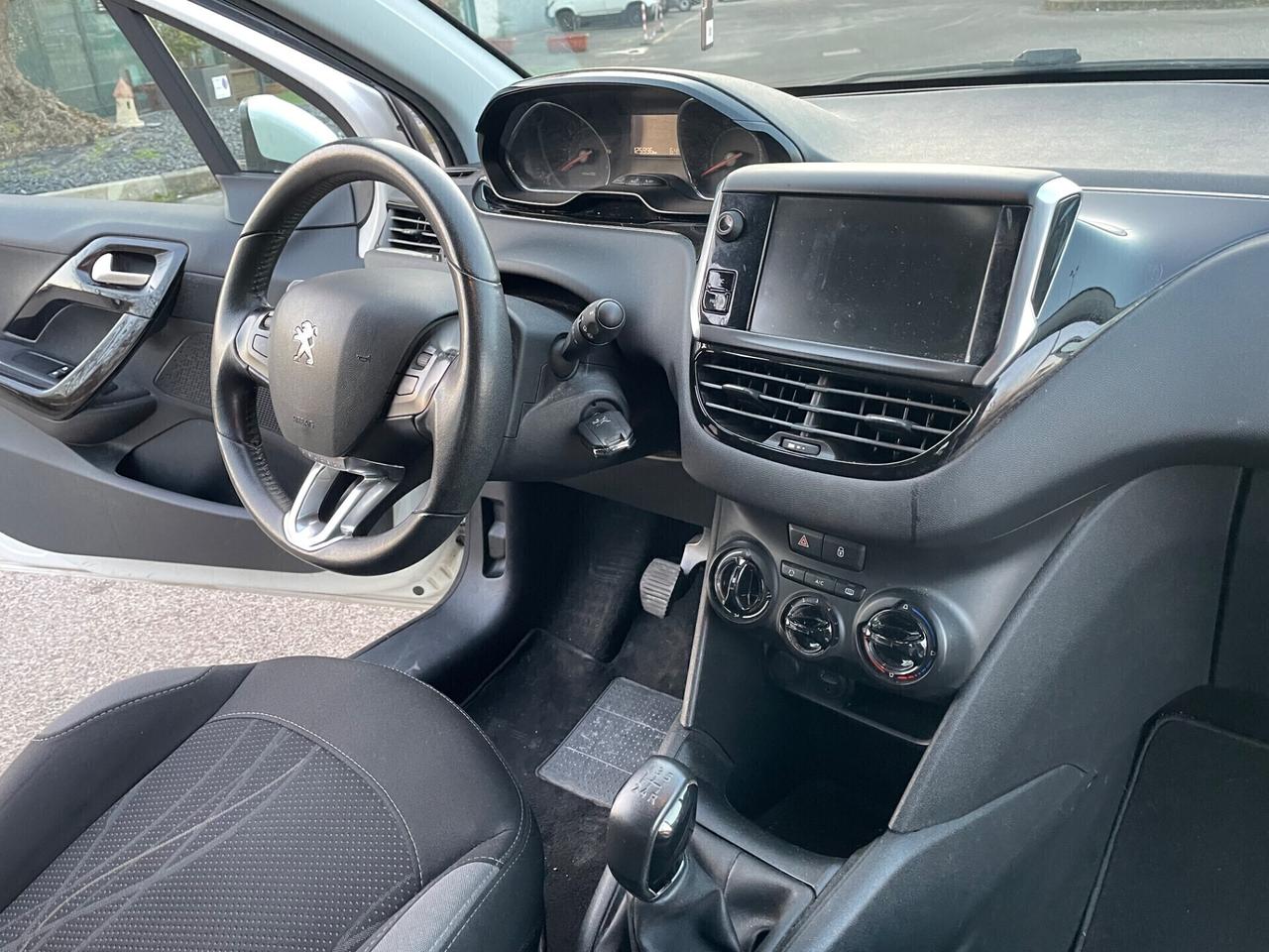 Peugeot 208 PureTech 82 5 porte*Neopatentati*Sonsori