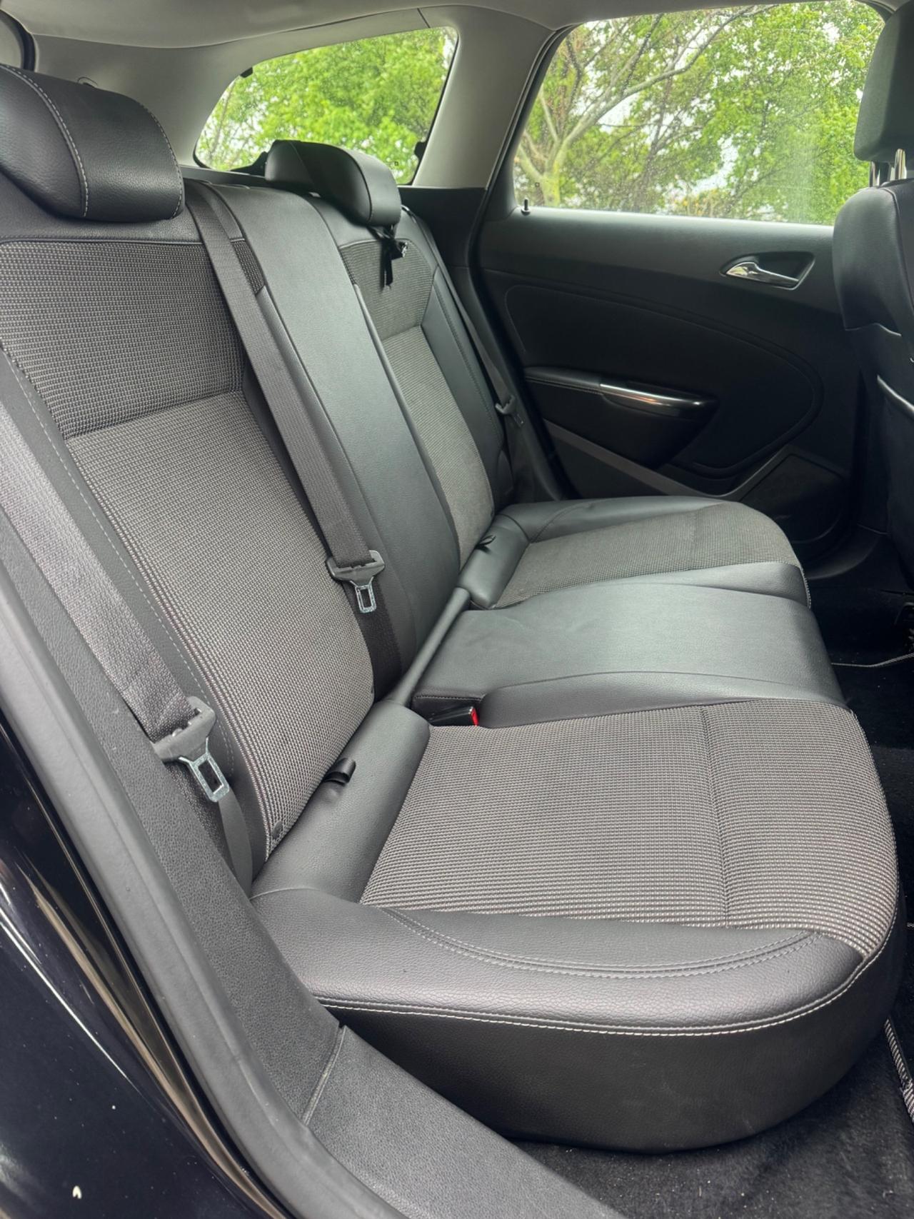 Opel Astra 1.7 CDTI 110CV SW 2012