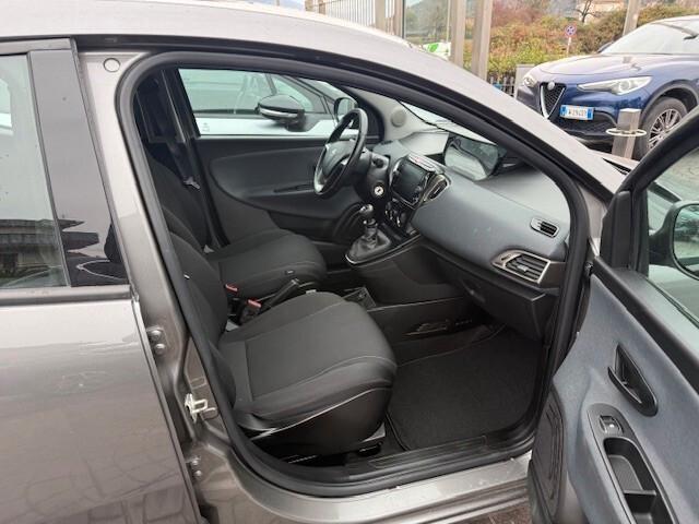 Lancia Ypsilon 1.0 FireFly 5 porte S&S Hybrid Ecochic Gold